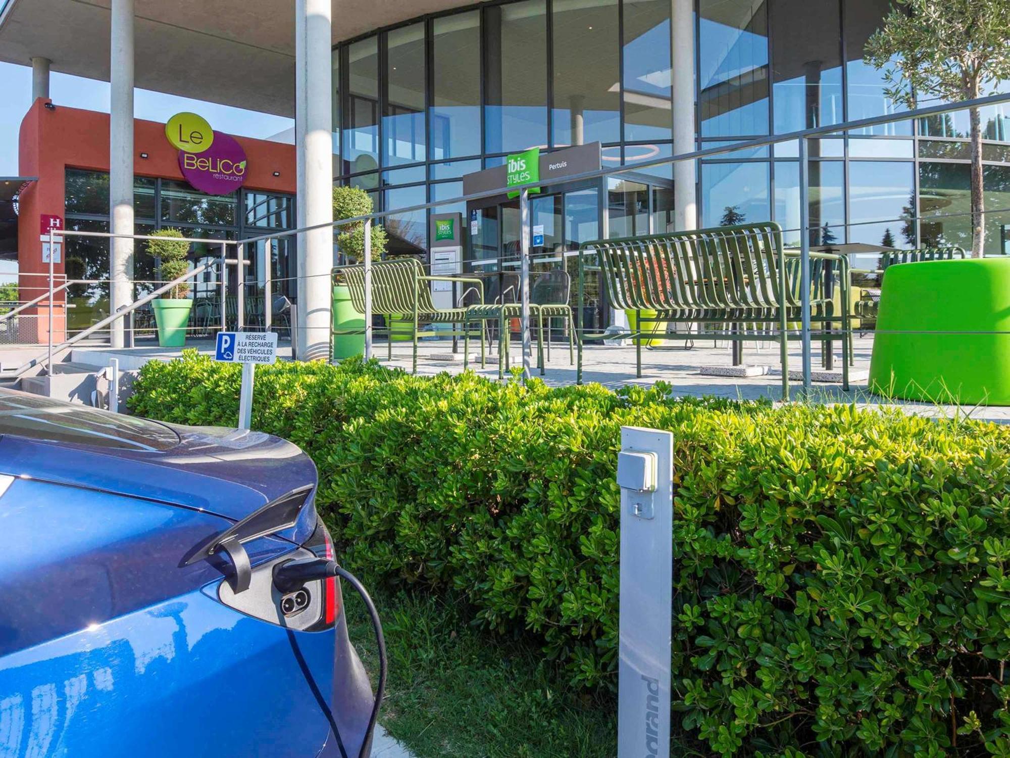 Ibis Styles Pertuis Portes Du Luberon Dış mekan fotoğraf