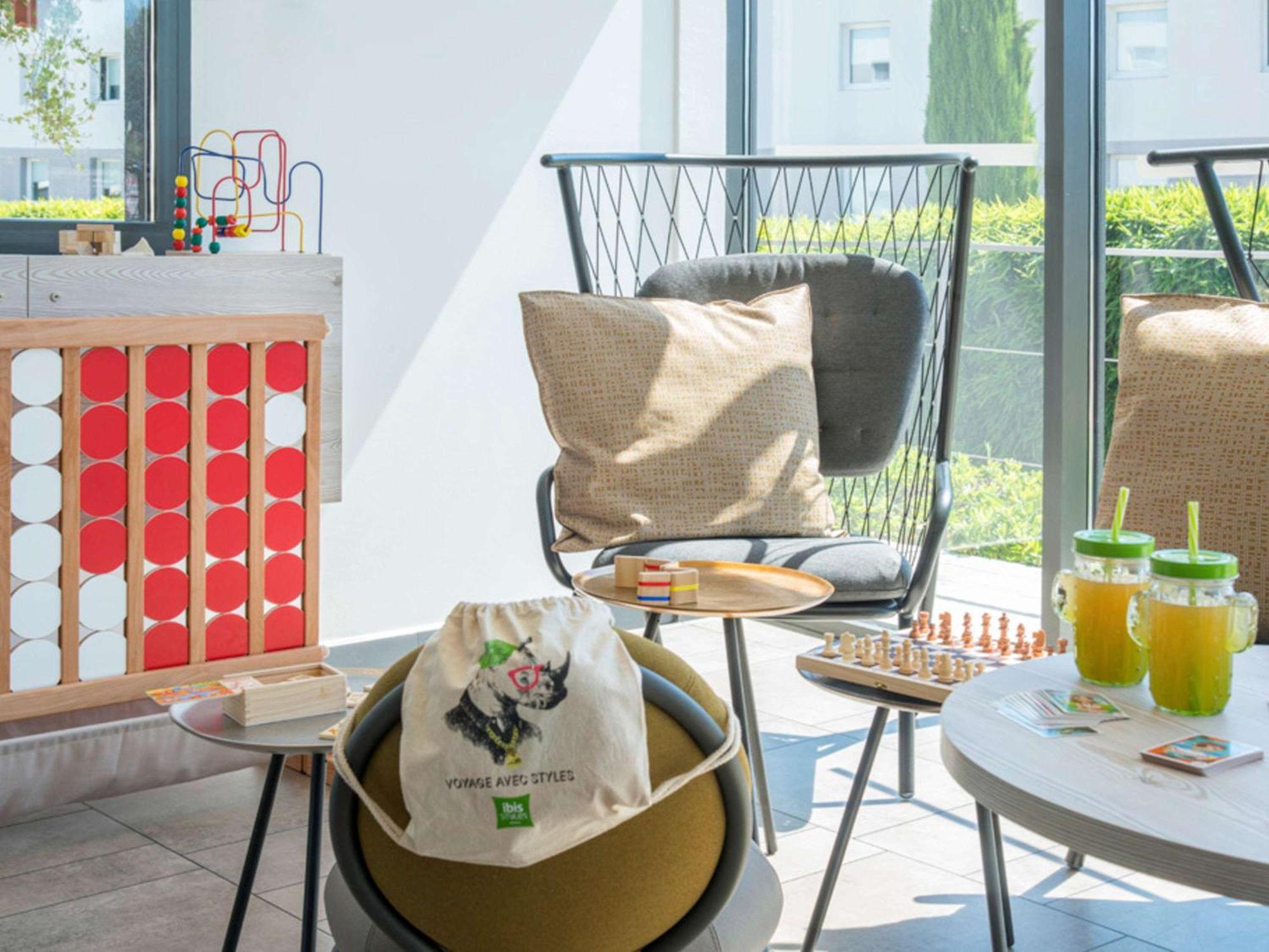 Ibis Styles Pertuis Portes Du Luberon Dış mekan fotoğraf