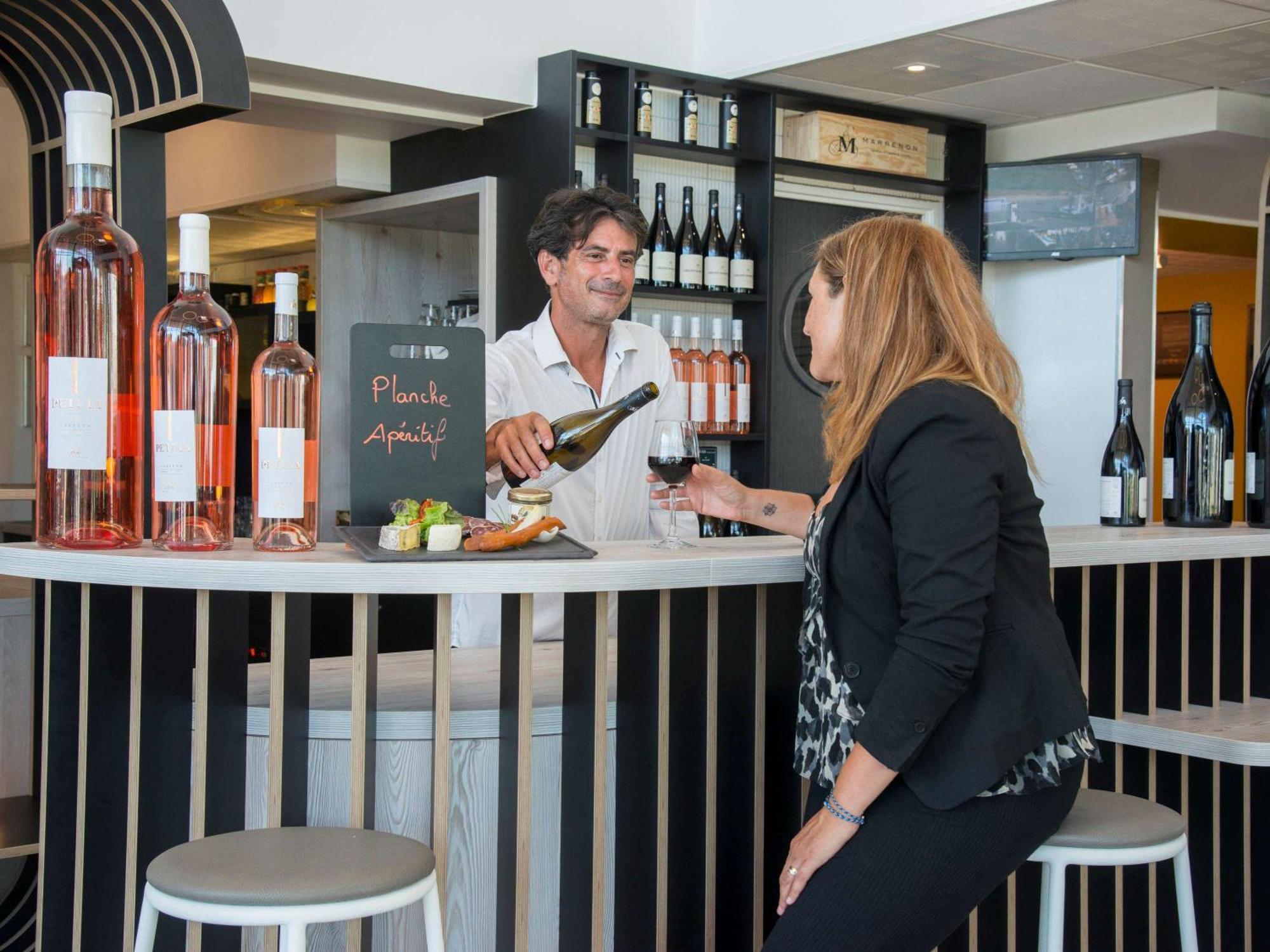 Ibis Styles Pertuis Portes Du Luberon Dış mekan fotoğraf