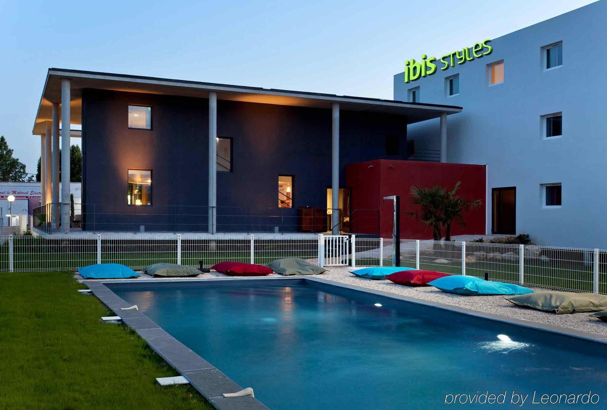 Ibis Styles Pertuis Portes Du Luberon Dış mekan fotoğraf